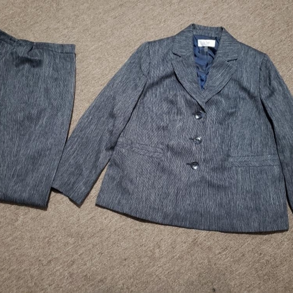 Pantsuit - Picture 2 of 2